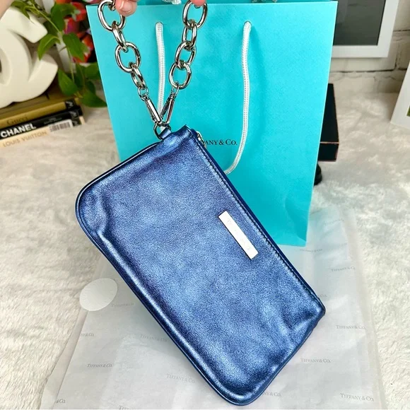 SOLD Tiffany & Co wristlet pouch in BEAUTIFUL blue metallic with chain BRAND … - Picture 6 of 13